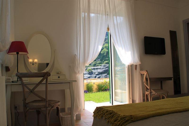 Torre Dello Ziro Hotel 2*